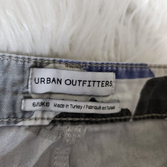 Urban Outfitters Y2K Camo Cargo Pull On Jogger Women's 6 Blue 28x26 Drawstring‎ - Picture 5 of 13